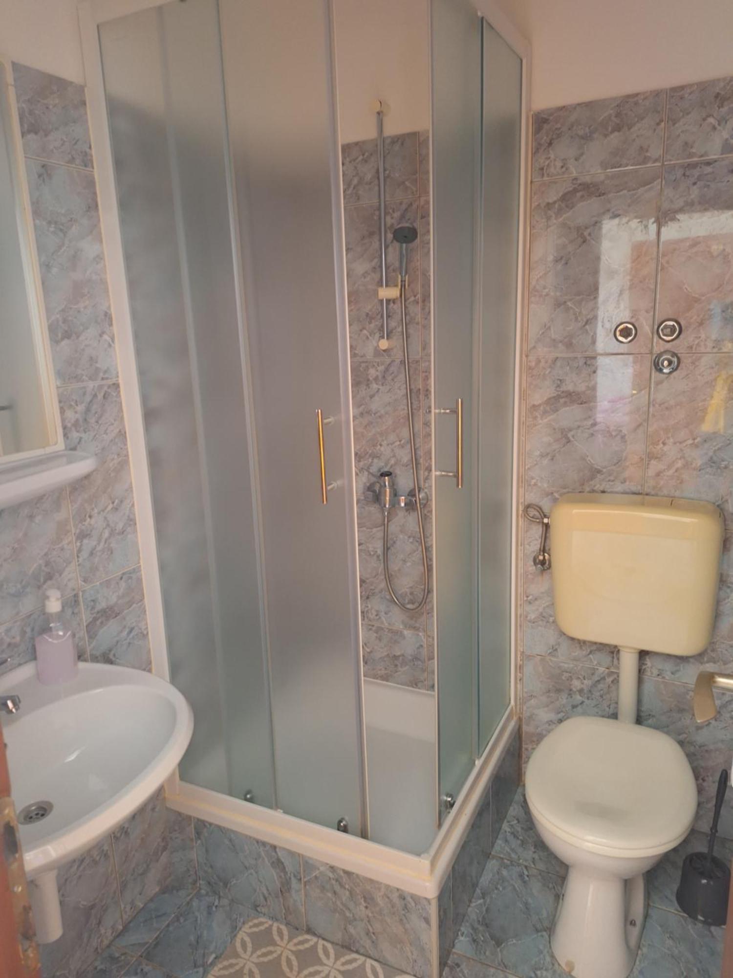 Apartmani Vesna Starigrad Paklenica Bagian luar foto