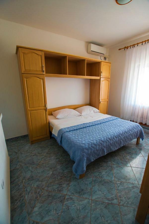 Apartmani Vesna Starigrad Paklenica Bagian luar foto