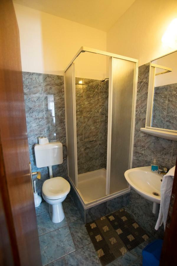 Apartmani Vesna Starigrad Paklenica Bagian luar foto